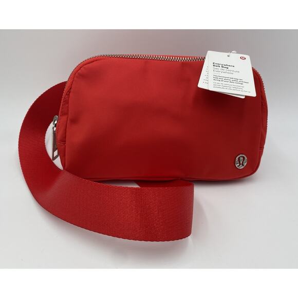 NWT Lululemon Everywhere Belt Bag 1L Bright Red $38 OS Unisex Fanny Pack - Picture 1 of 8